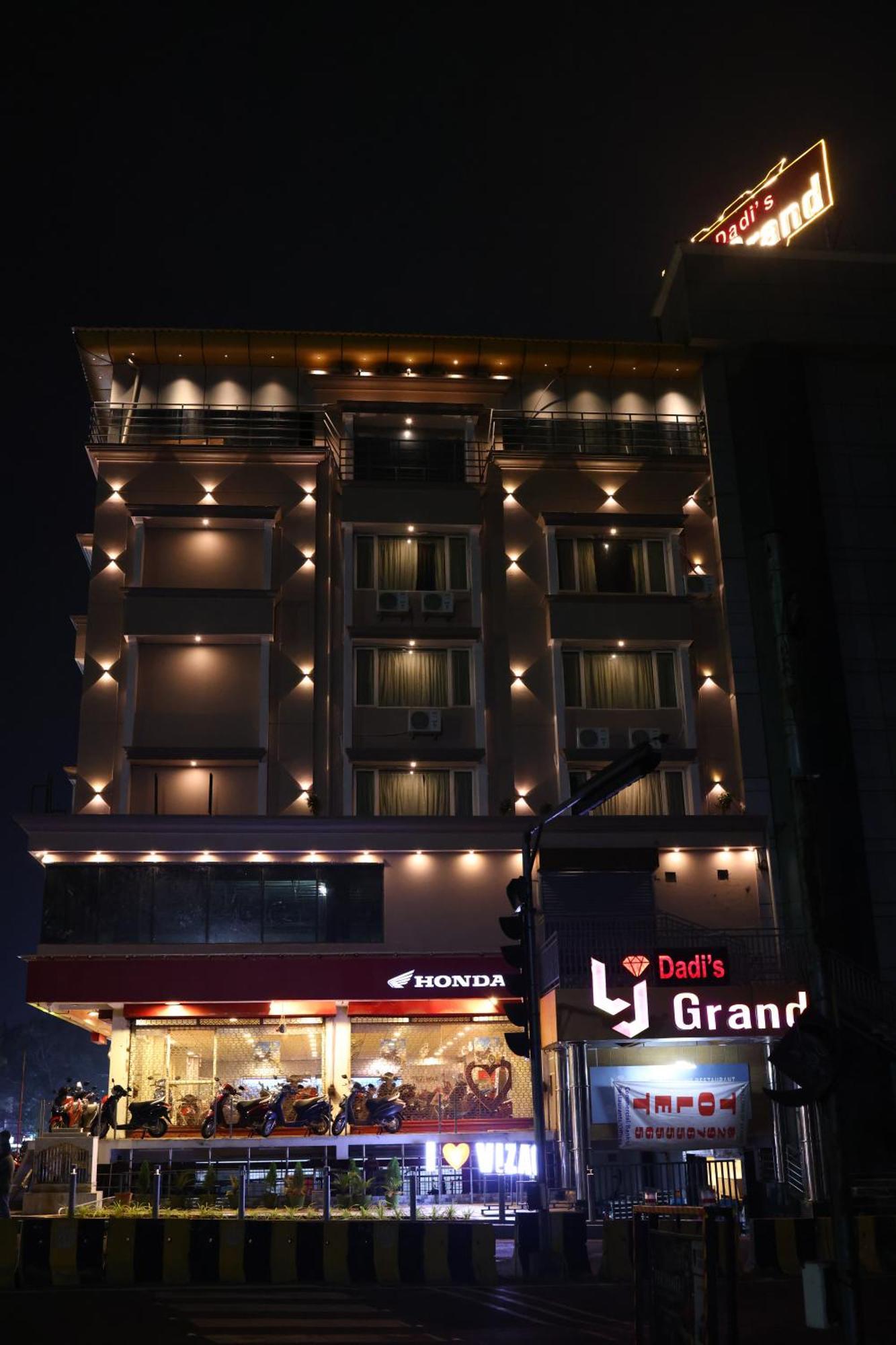 Hotel Lj Dadi'S Grand Visakhapatnam Zewnętrze zdjęcie