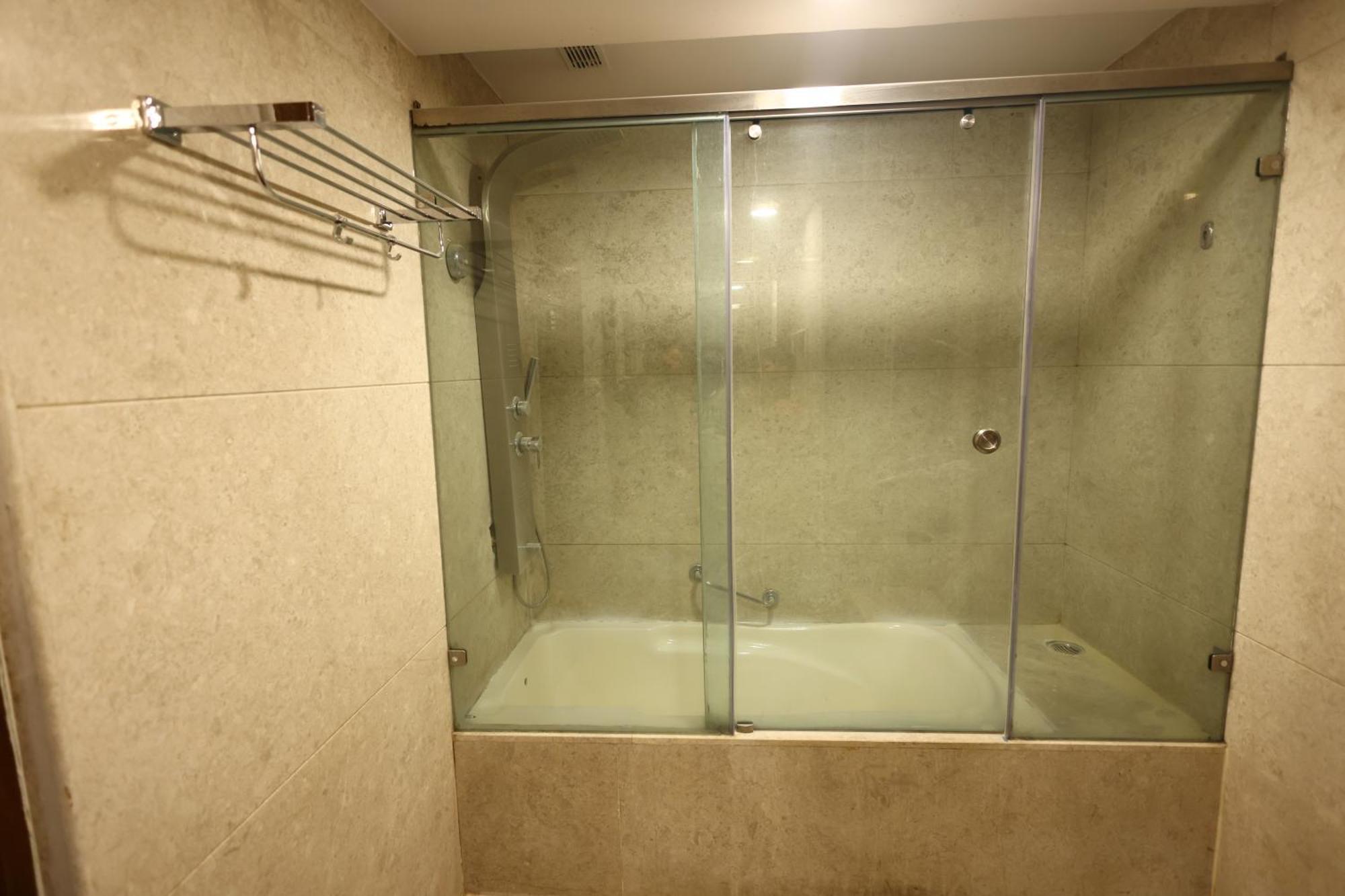Hotel Lj Dadi'S Grand Visakhapatnam Zewnętrze zdjęcie