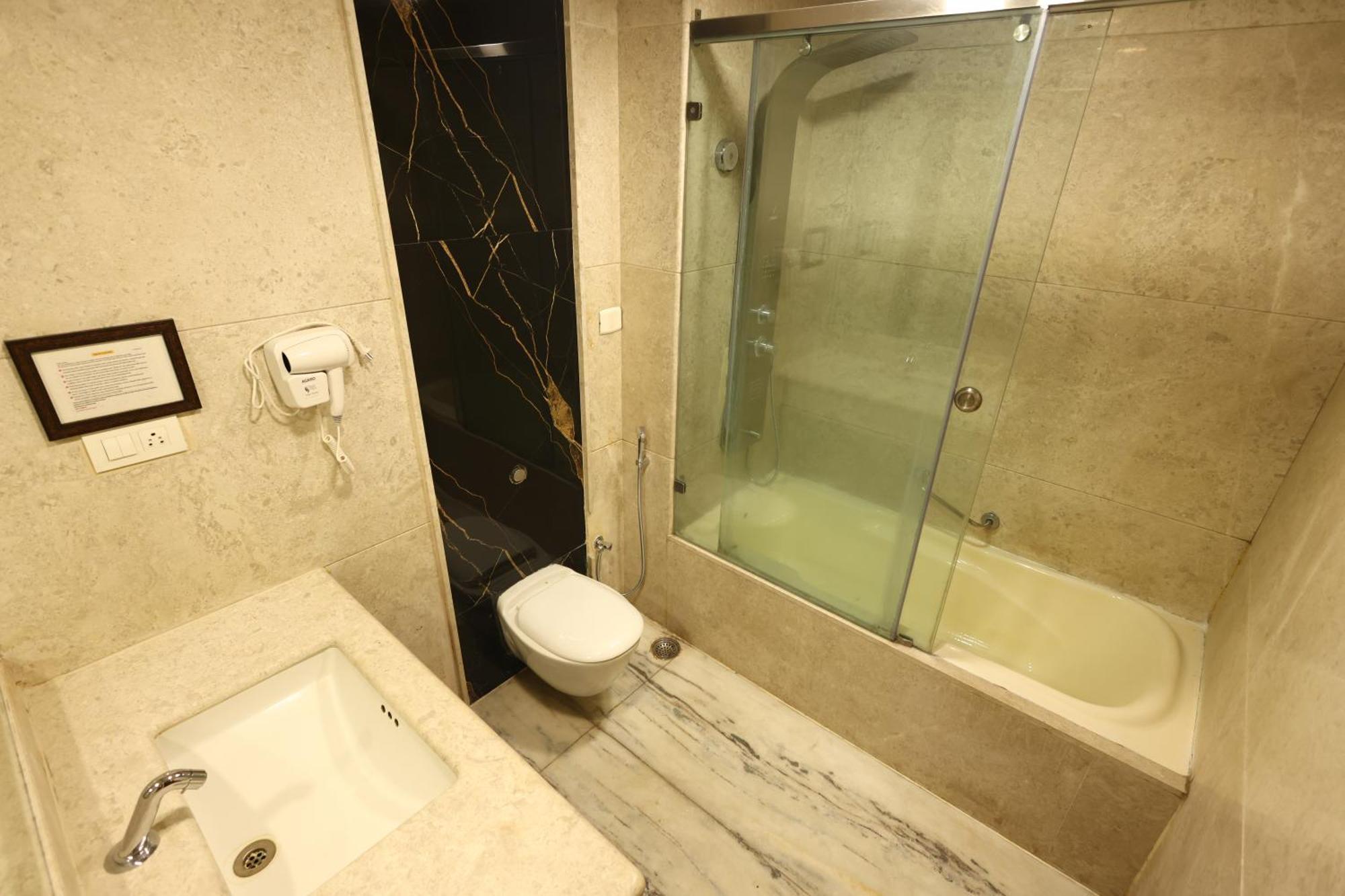 Hotel Lj Dadi'S Grand Visakhapatnam Zewnętrze zdjęcie