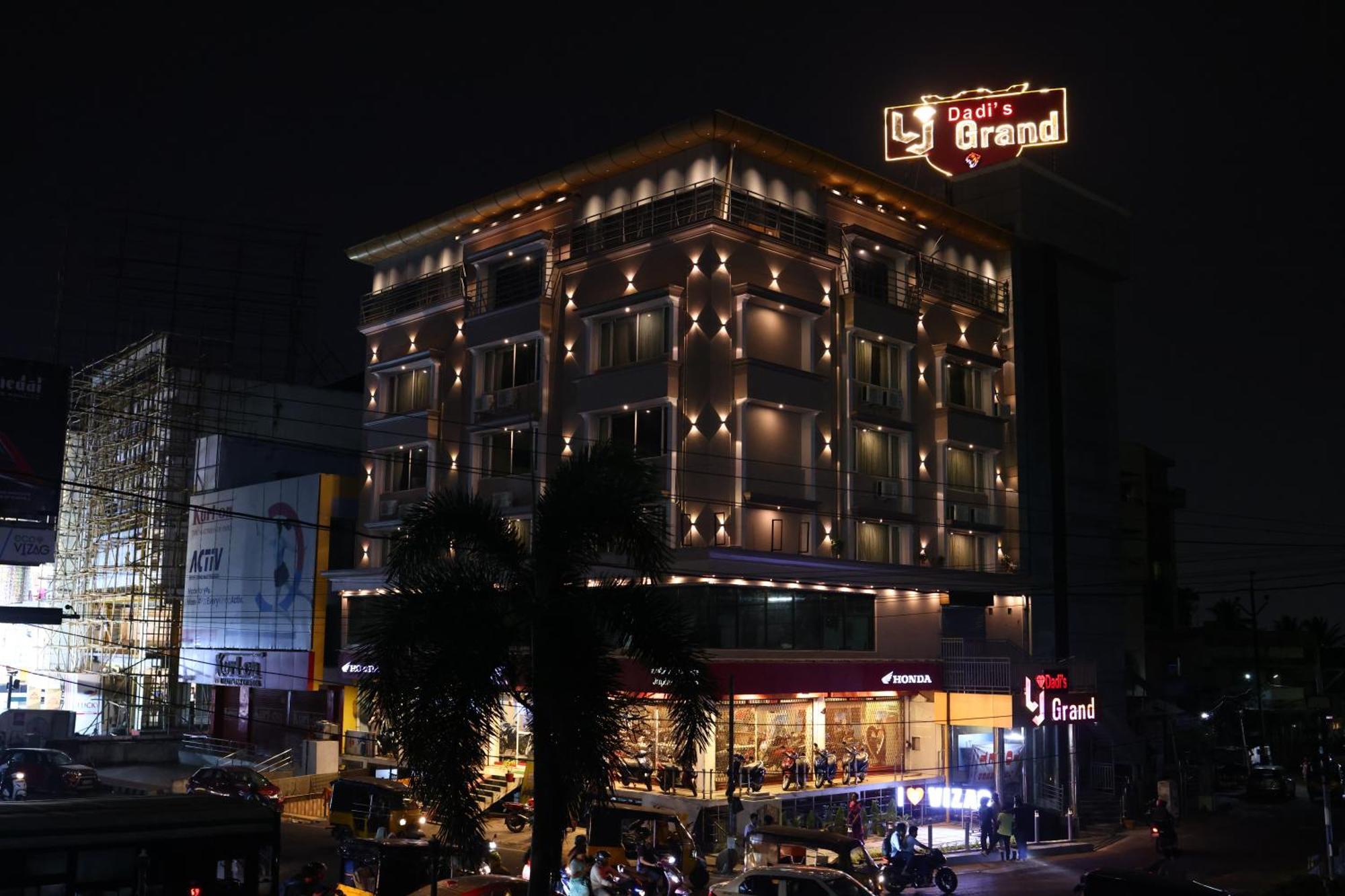 Hotel Lj Dadi'S Grand Visakhapatnam Zewnętrze zdjęcie