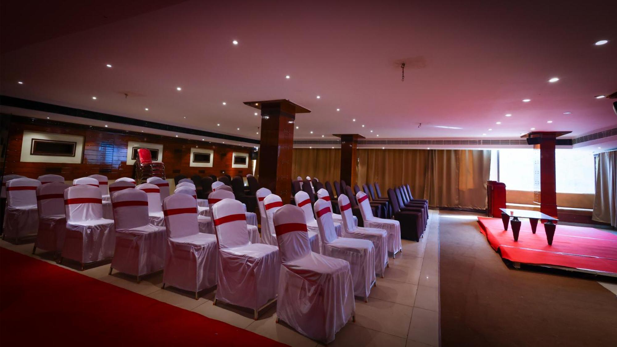 Hotel Lj Dadi'S Grand Visakhapatnam Zewnętrze zdjęcie