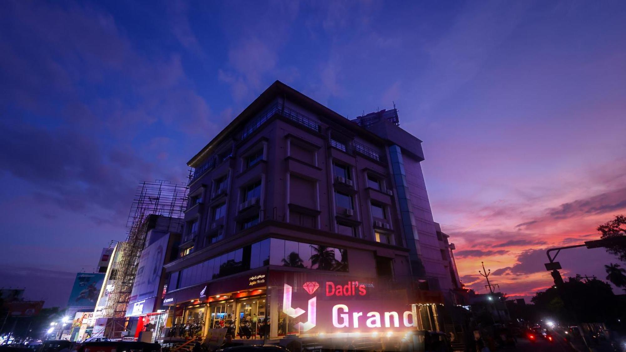 Hotel Lj Dadi'S Grand Visakhapatnam Zewnętrze zdjęcie