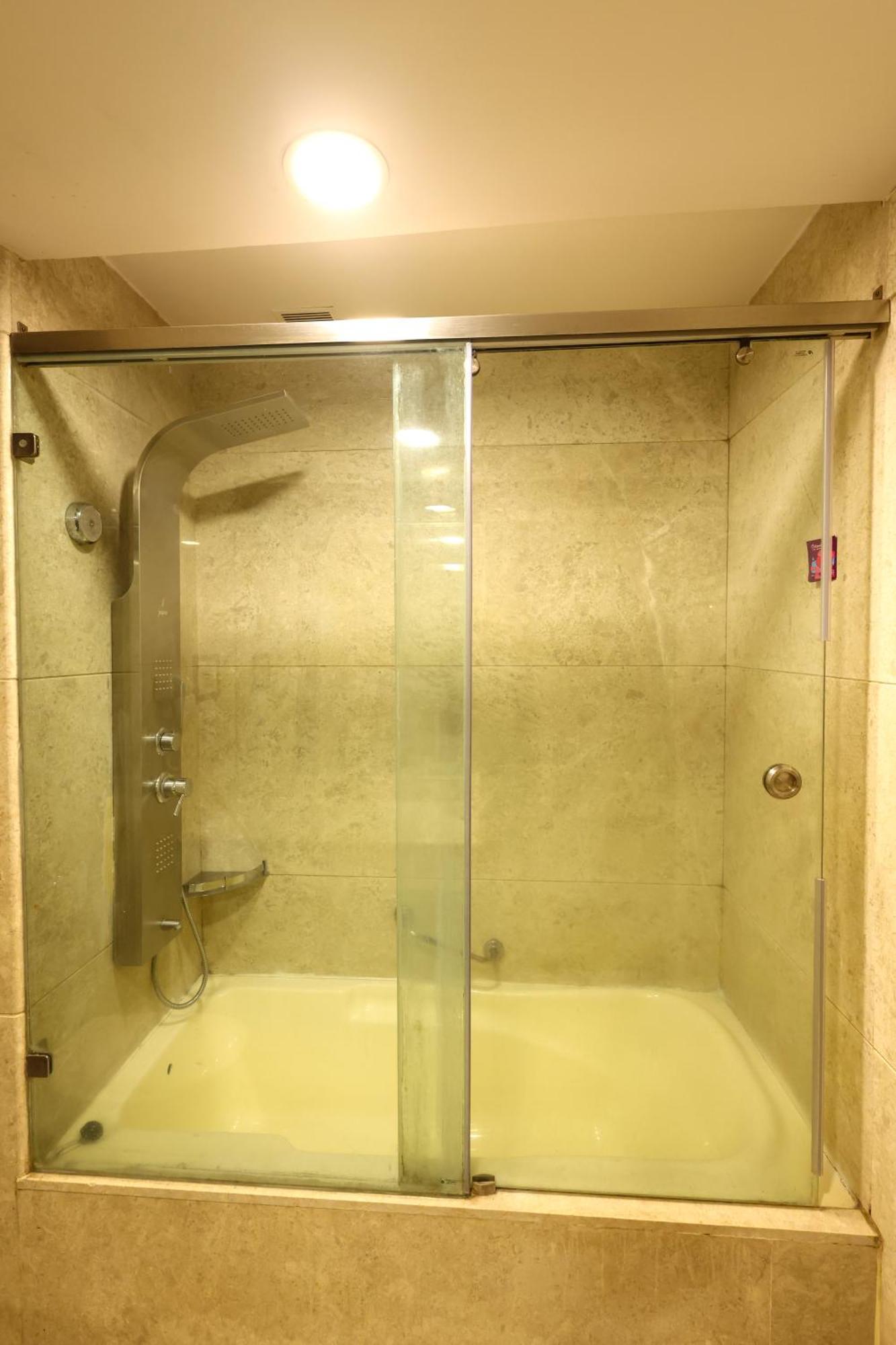 Hotel Lj Dadi'S Grand Visakhapatnam Zewnętrze zdjęcie
